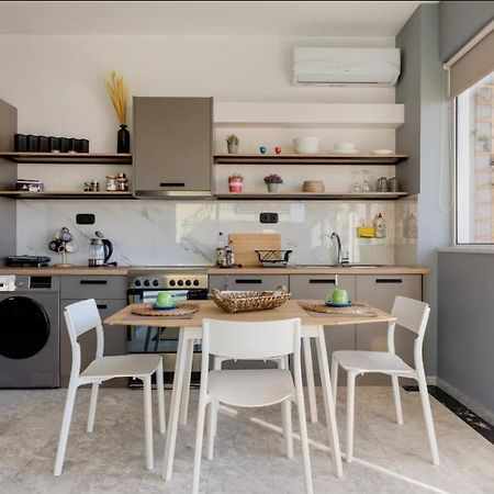 Loft With Private Parking Apartment Athens Luaran gambar